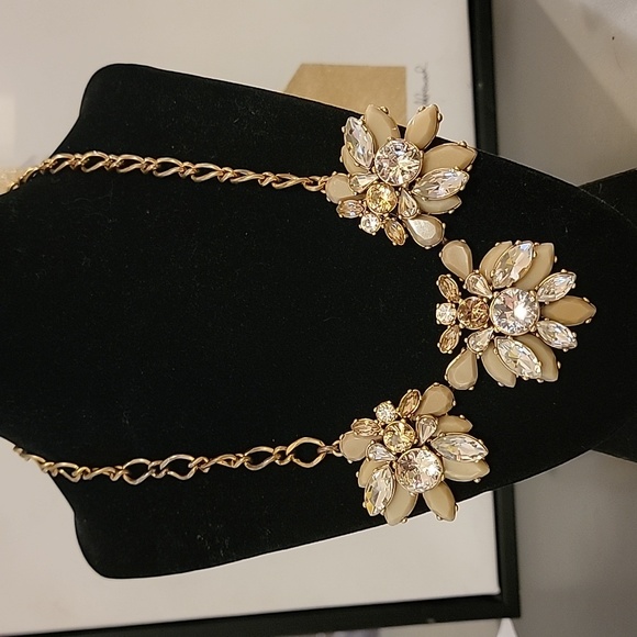J Crew Nude Tan Beige Clear Faux Gemstone Gold Tone Fashion Costume Necklace - Picture 2 of 16